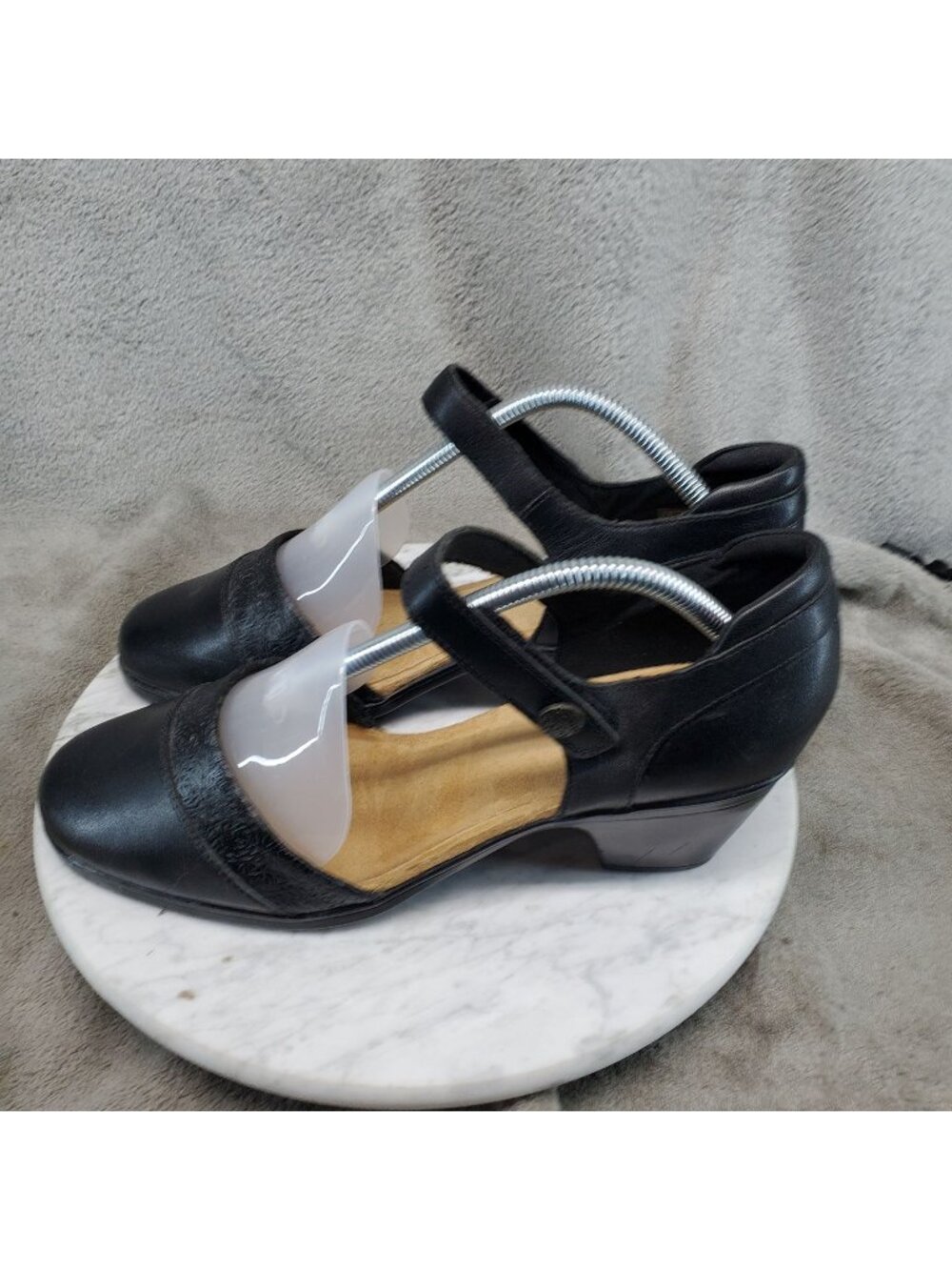Clarks Shoes Womens Size 10 Black Leather Emily 2 Ketra Academia Heels *Read*